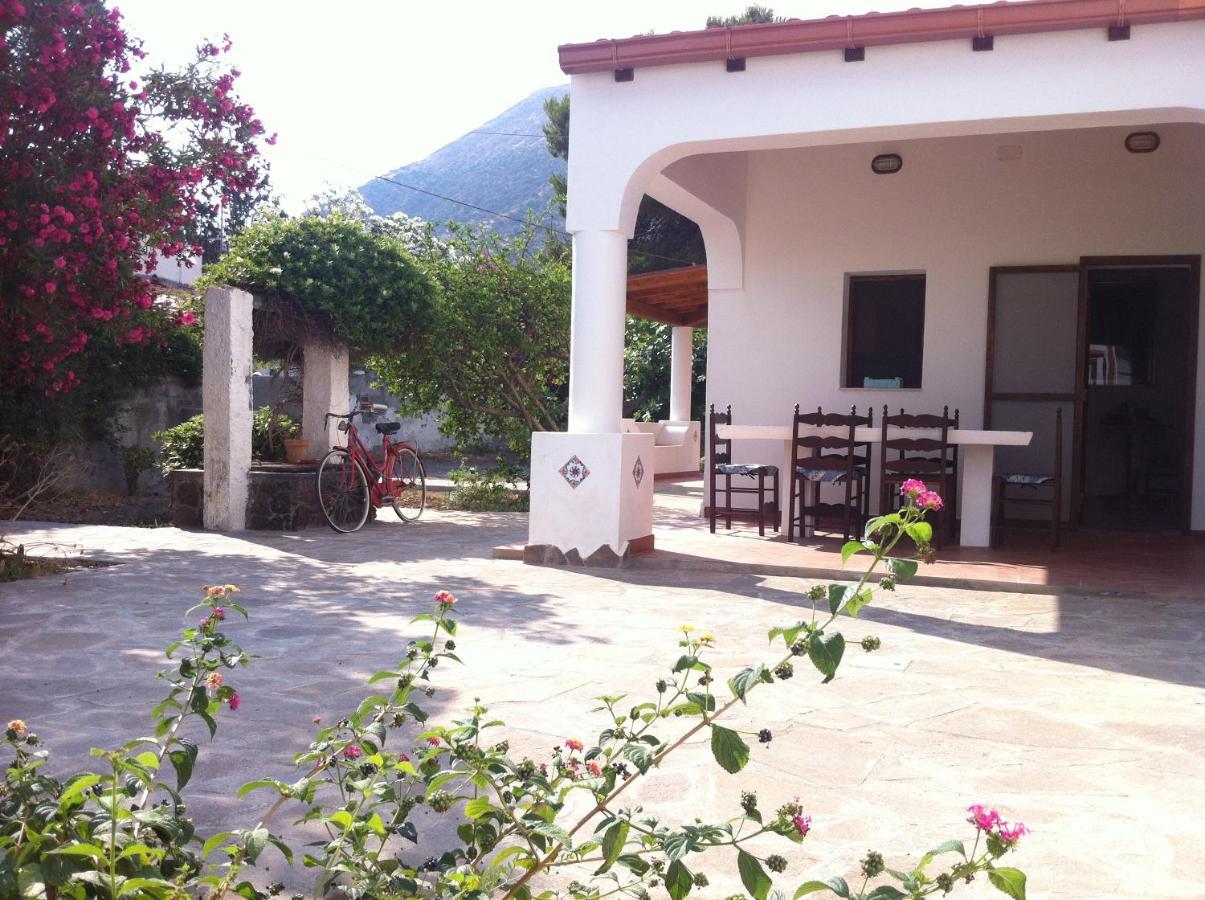Villa By The Vulcano - 70Mq Plus Large Garden And Patio Εξωτερικό φωτογραφία